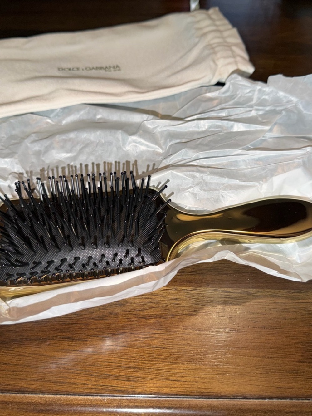 ππ Dolce & Gabbana Gold Paddle Brush Hairbrush with Pouch - Picture 4 of 10